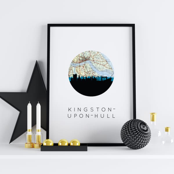 Kingston Upon Hull England city skyline with vintage Kingston Upon Hull map - City Map Skyline